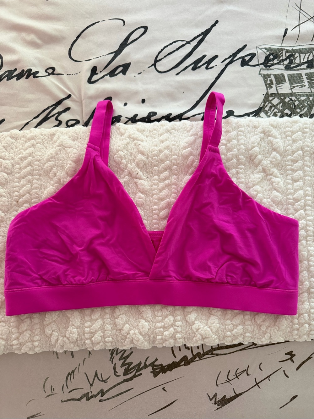 SKIMS Wireless Bralette in Magenta Pink